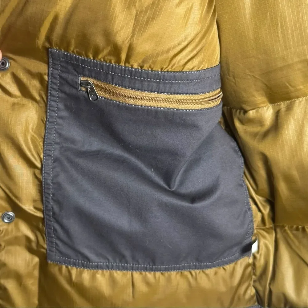 The North Face Lindero Quilted Down Vest in charcoal gray M mens